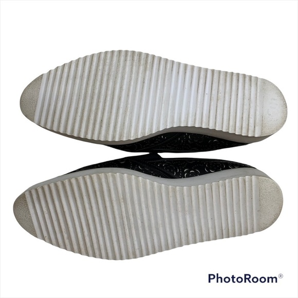 KARL Lagerfeld Black Cheryl Laser Cut Slip On Sneaker Size 6.5 - Picture 5 of 6